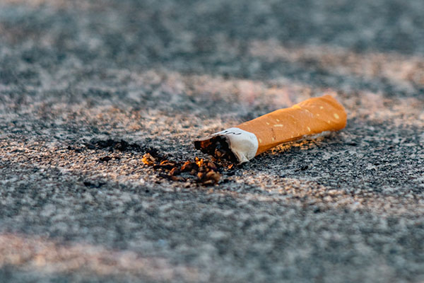 littering_Zigarette-Pixabay_storme22k-concrete-8161909_ 600x400